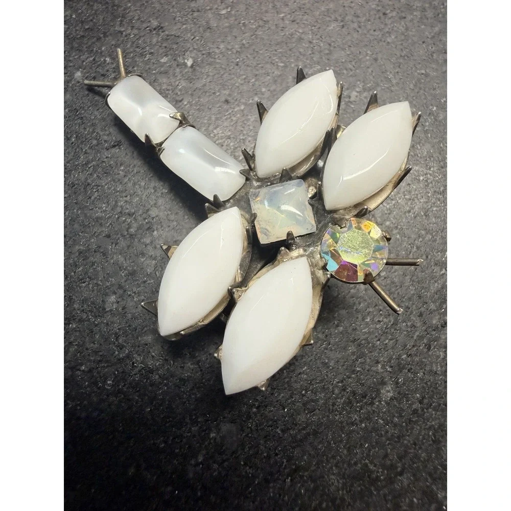 Vintage White Milk Glass Rhinestone Dragonfly Brooch AB‎ Crystal 2